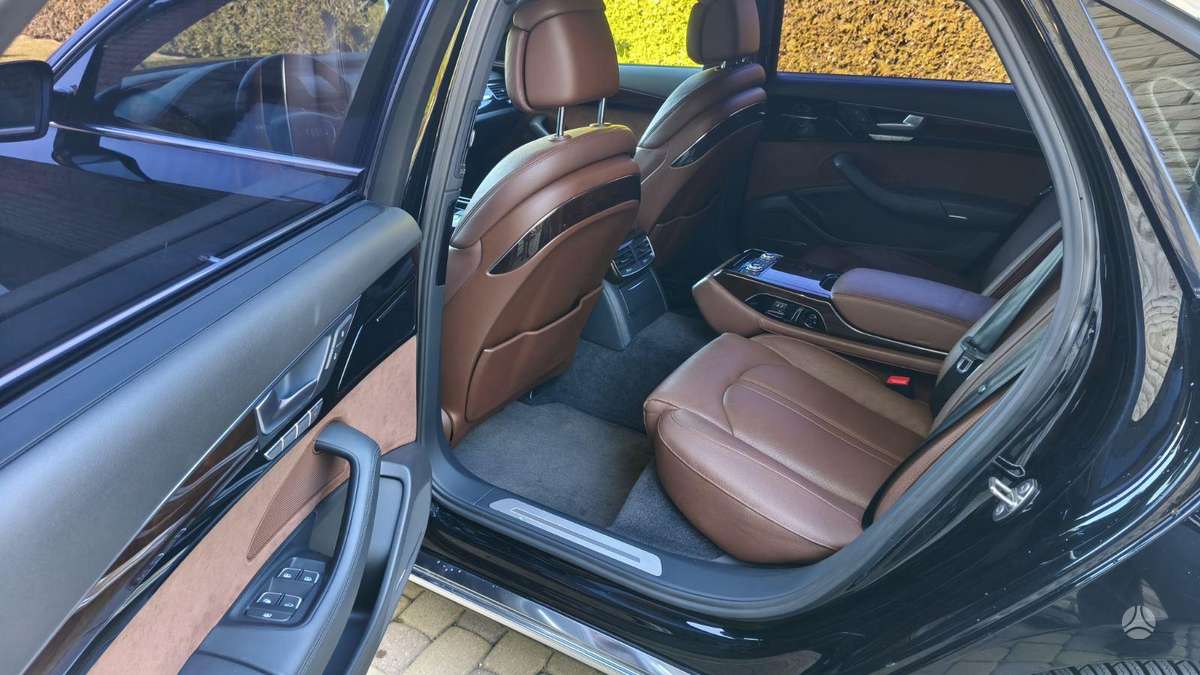 Audi A8 L, 4.0 l., Седан