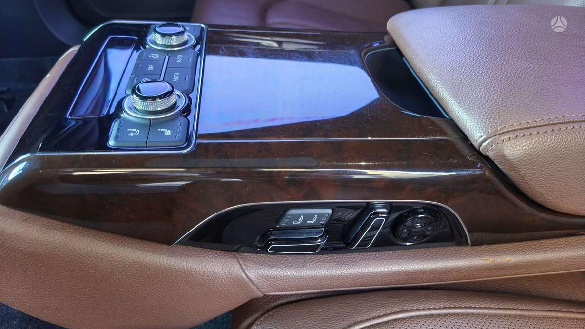 Audi A8 L, 4.0 l., Седан