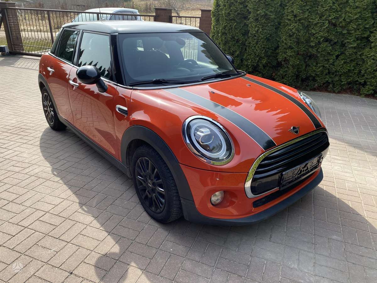 Mini Cooper, 1.5 l., hatchback