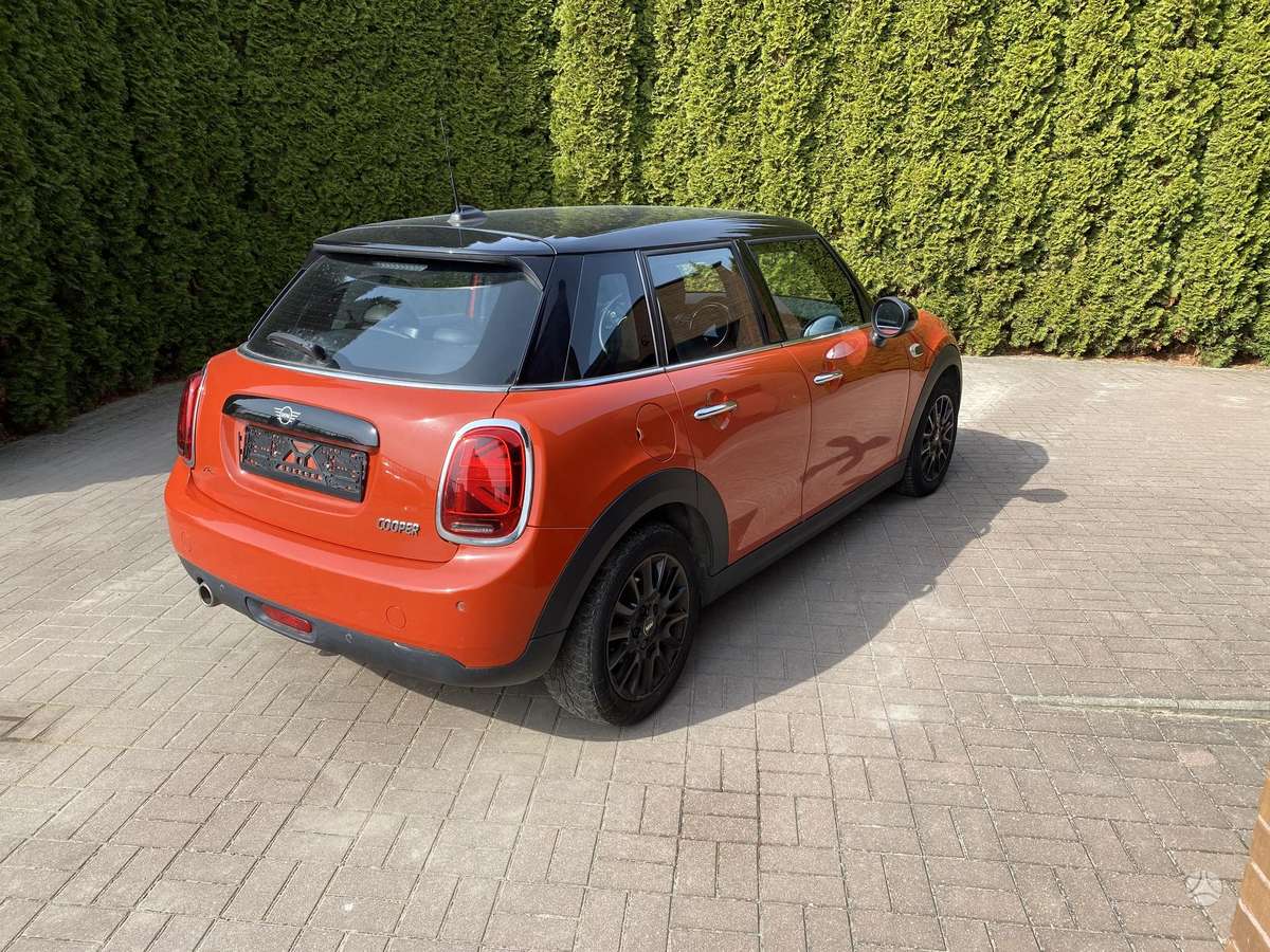 Mini Cooper, 1.5 l., hatchback