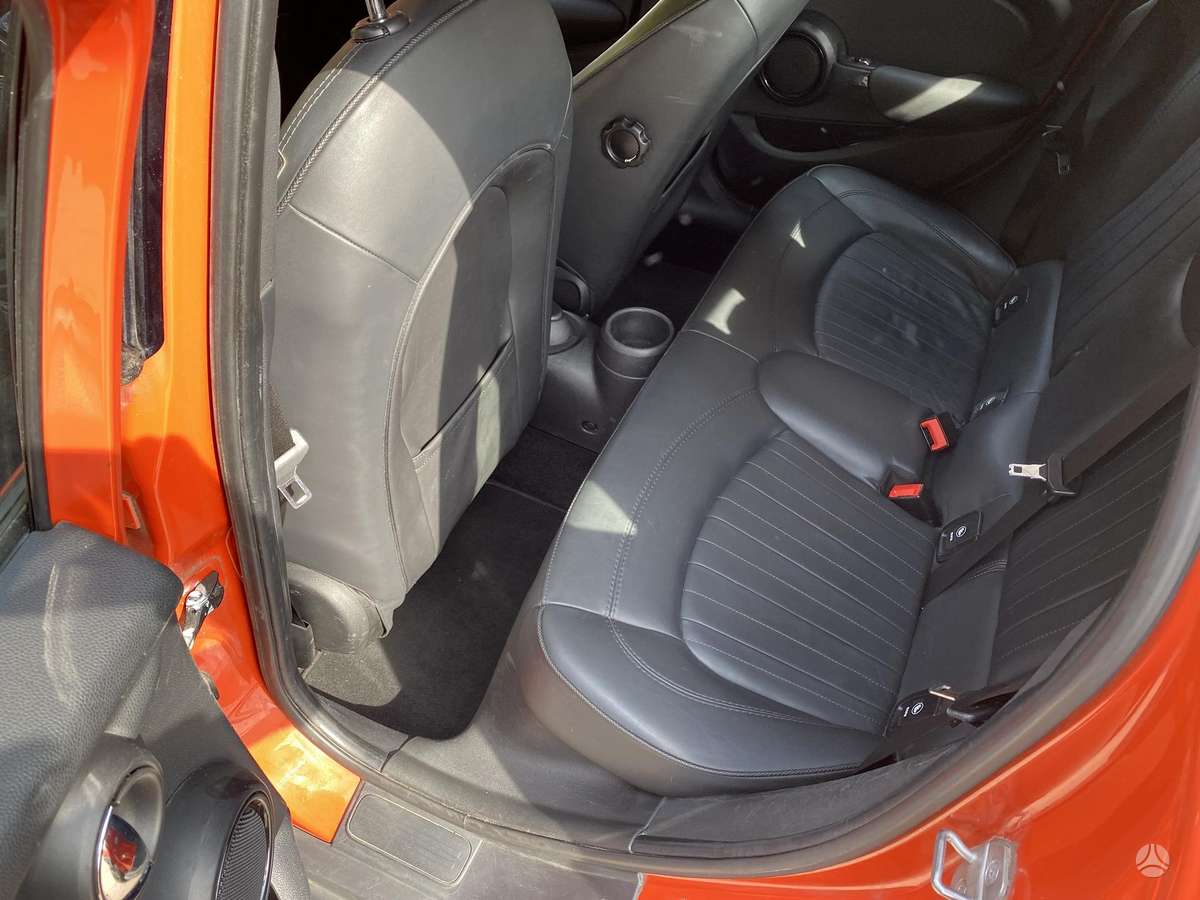 Mini Cooper, 1.5 l., hatchback