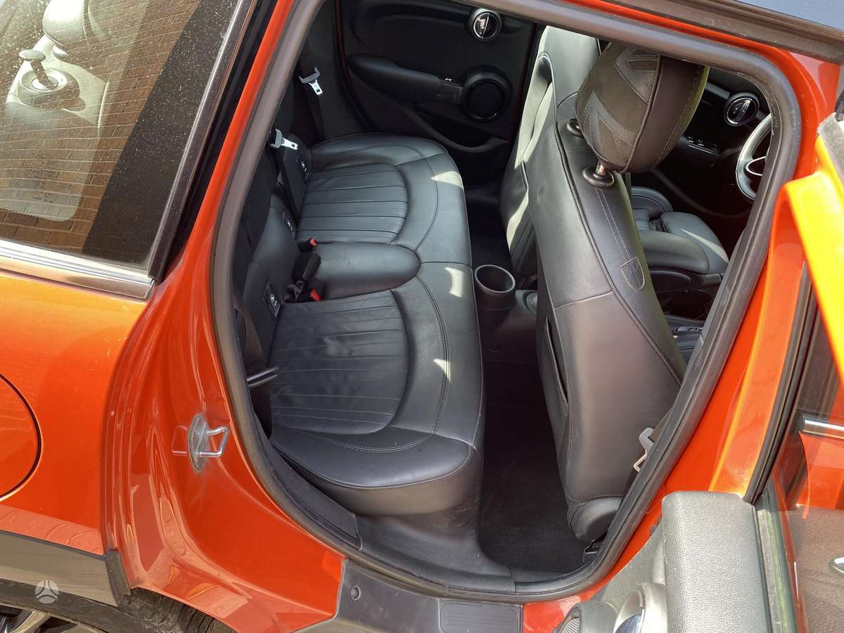 Mini Cooper, 1.5 l., hatchback