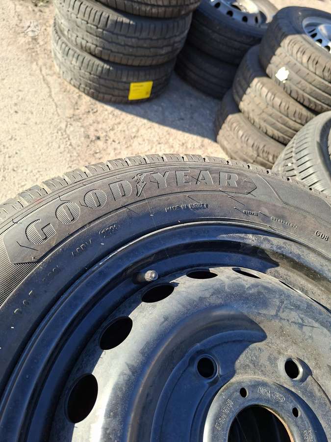 Goodyear, summer 215/65 R16