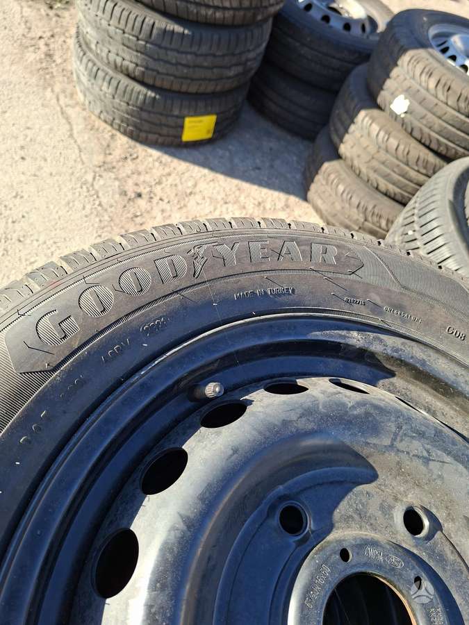 Goodyear, vasaras 215/65 R16