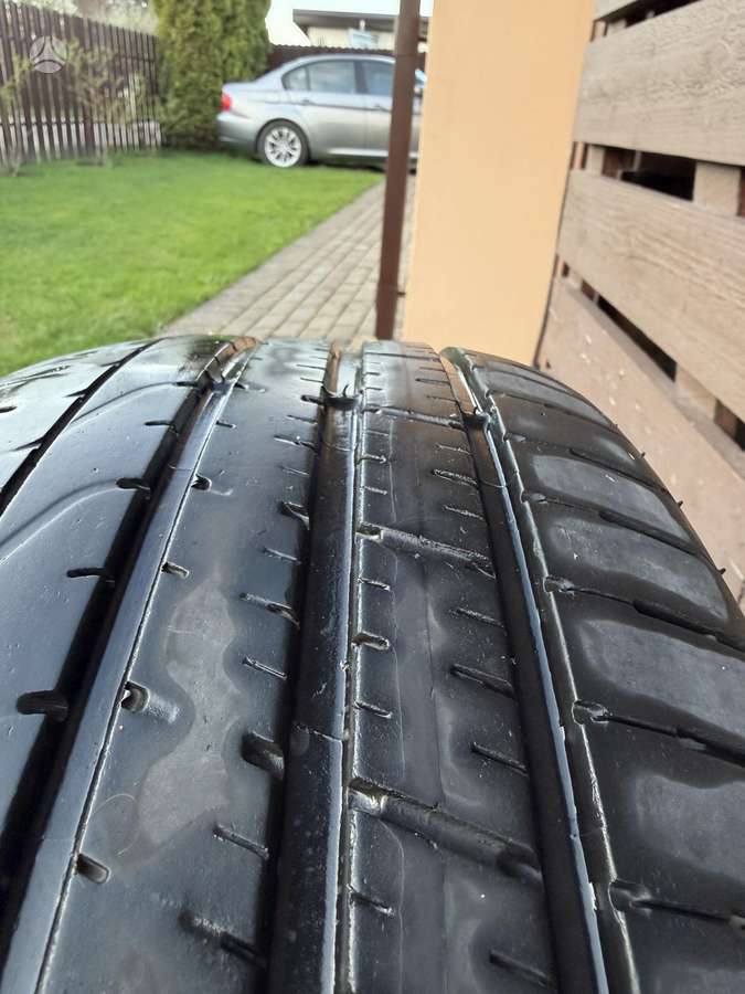 Pirelli P ZERO, летние 225/45 R19
