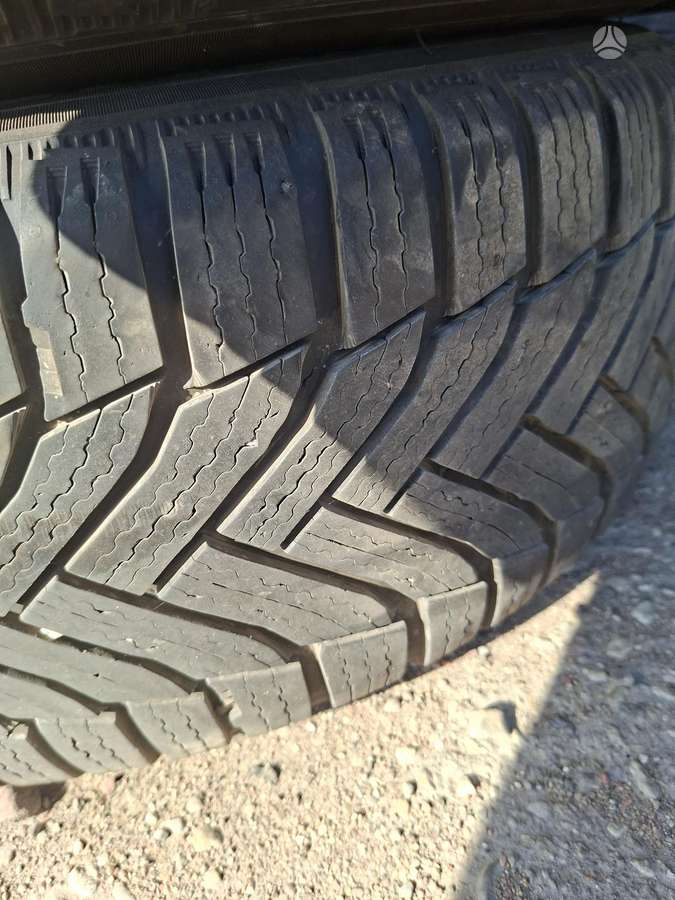 Michelin, universalios 215/60 R16