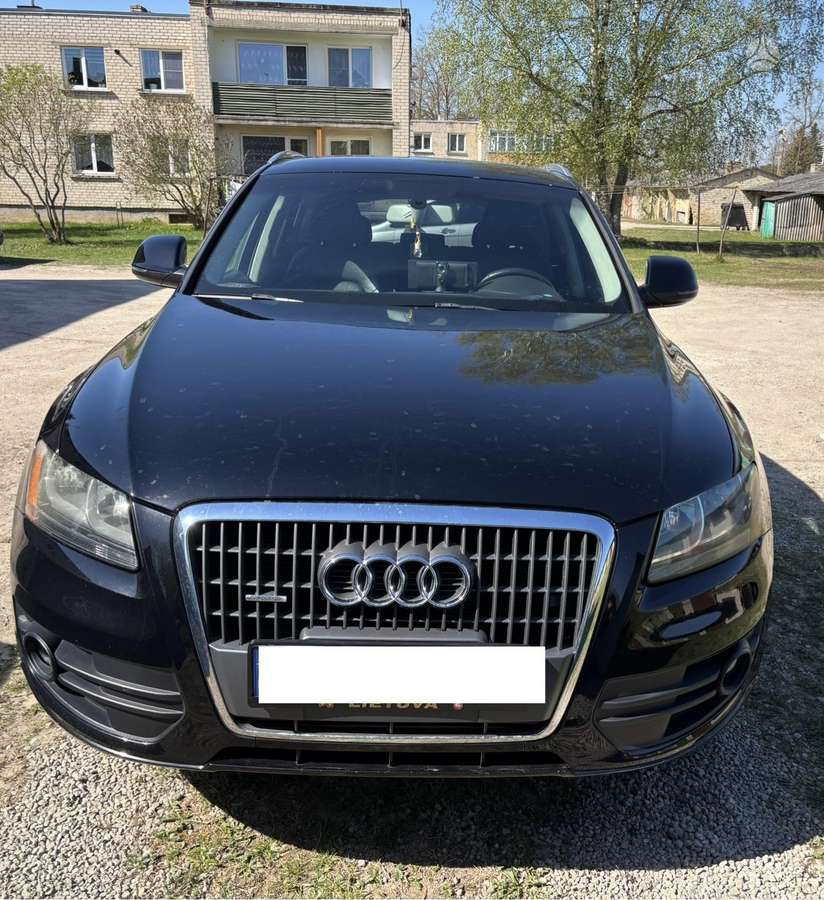 Audi Q5, 2.0 l., off-road / crossover