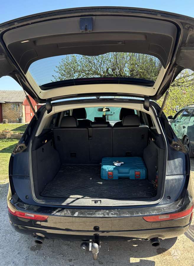 Audi Q5, 2.0 l., off-road / crossover