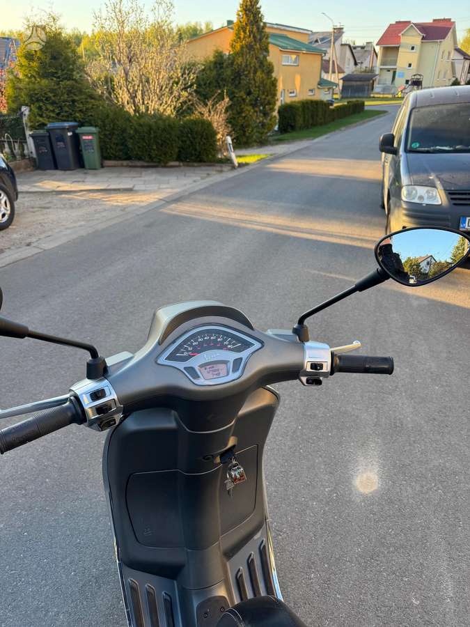 Piaggio Vespa 50cc, мотороллеры / мопеды