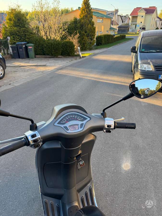 Piaggio Vespa 50cc, scooters / mopeds