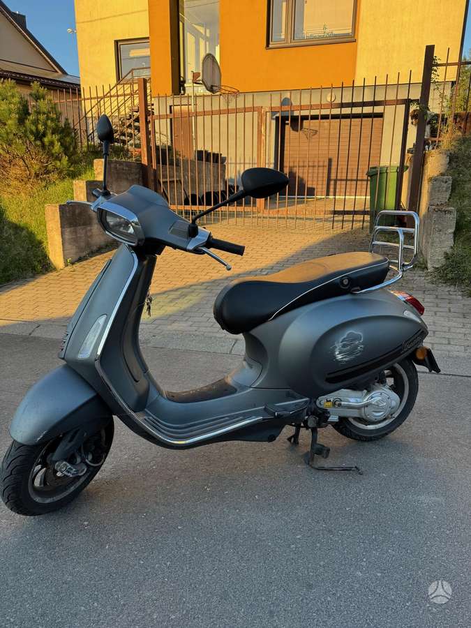 Piaggio Vespa 50cc, мотороллеры / мопеды