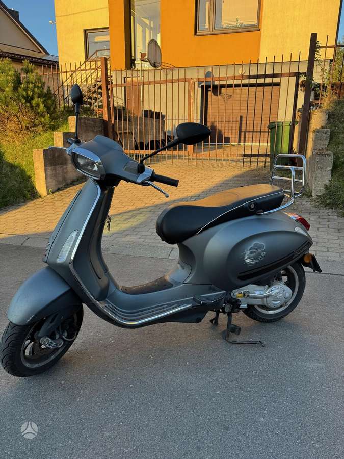 Piaggio Vespa 50cc, scooters / mopeds