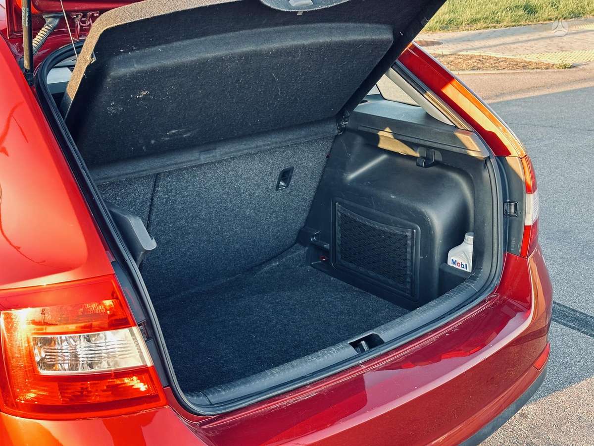 Skoda Rapid, 1.2 l., Хэтчбек