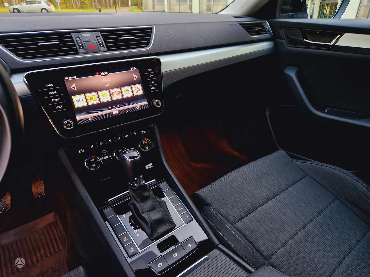 Skoda Superb, 2.0 l., Седан