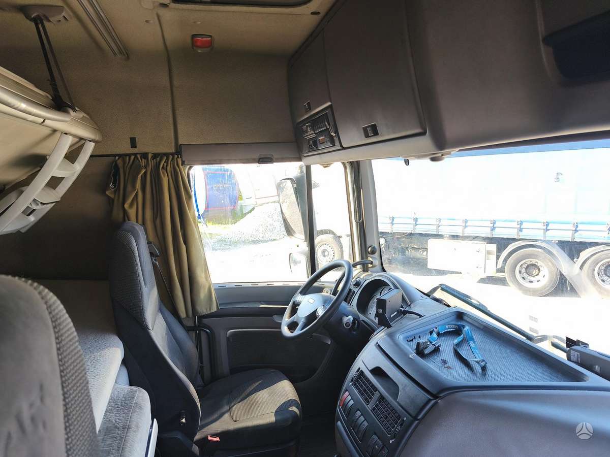 DAF 105, refrigerated trucks