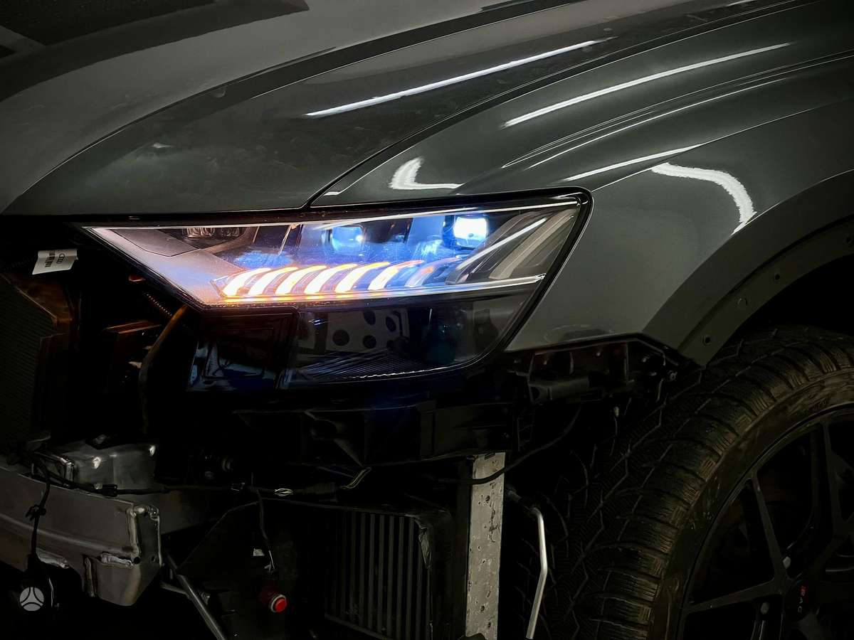 Audi Q8 сиденья