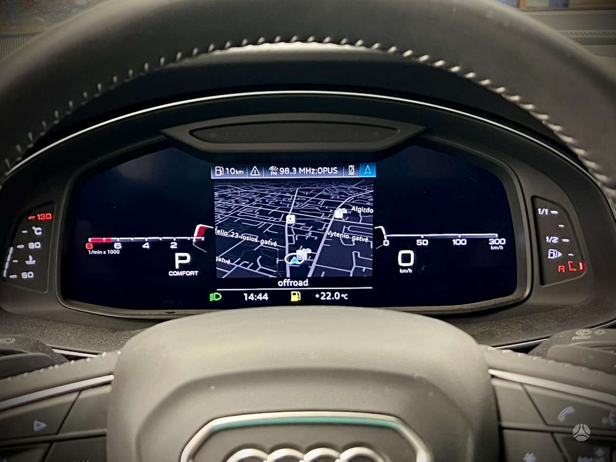 Audi Q8 сиденья