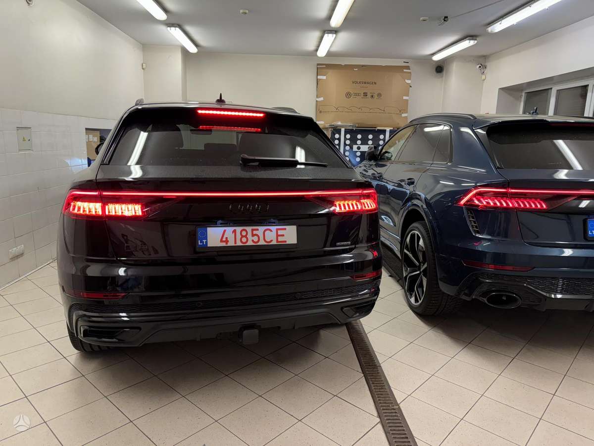 Audi Q8 seats