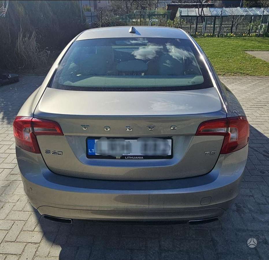 Volvo S60, 2.0 l., Седан