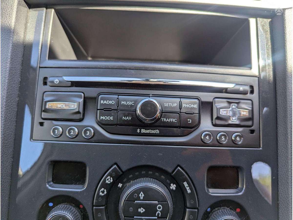 Peugeot 5008 engine
