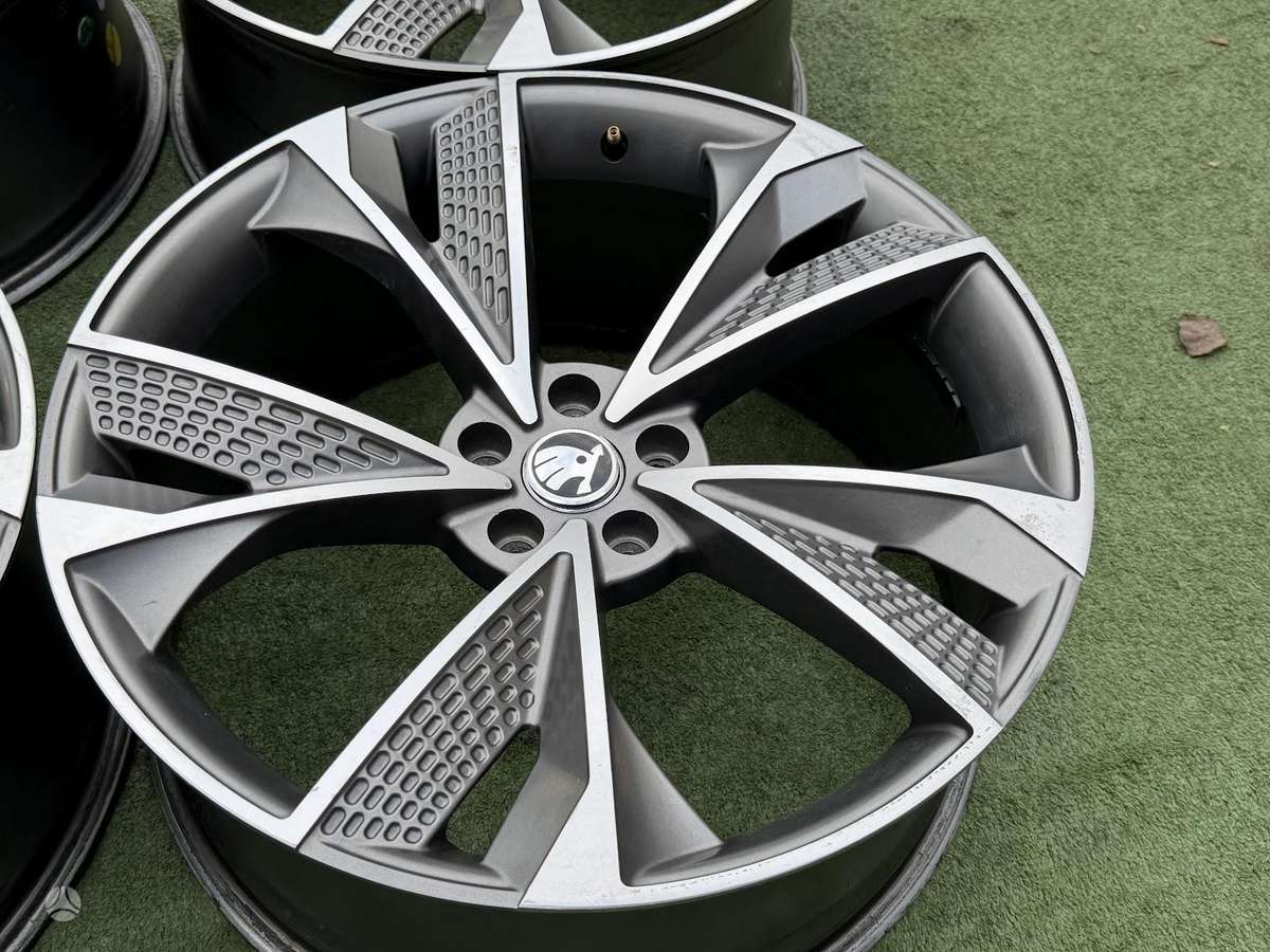Skoda 9J, ET25, light alloy, R21