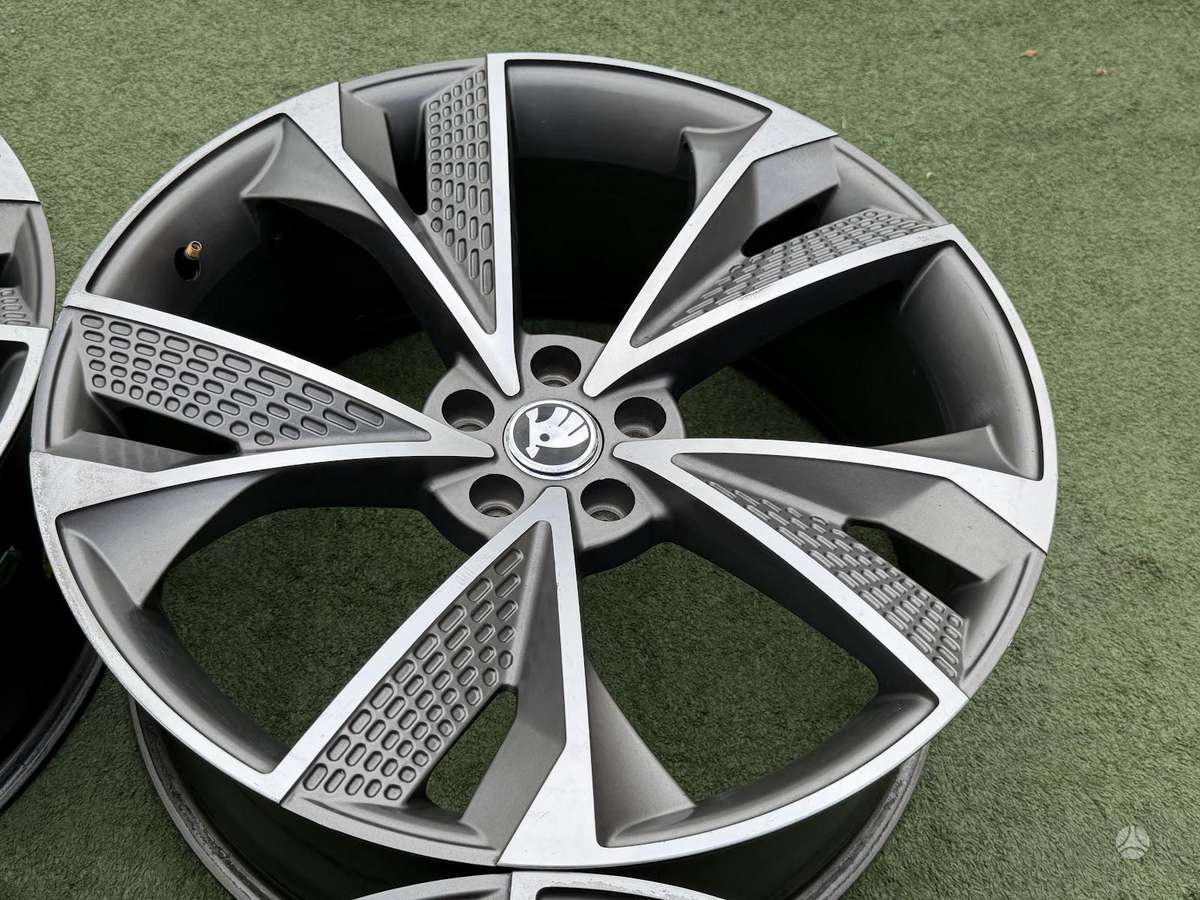 Skoda 9J, ET25, light alloy, R21