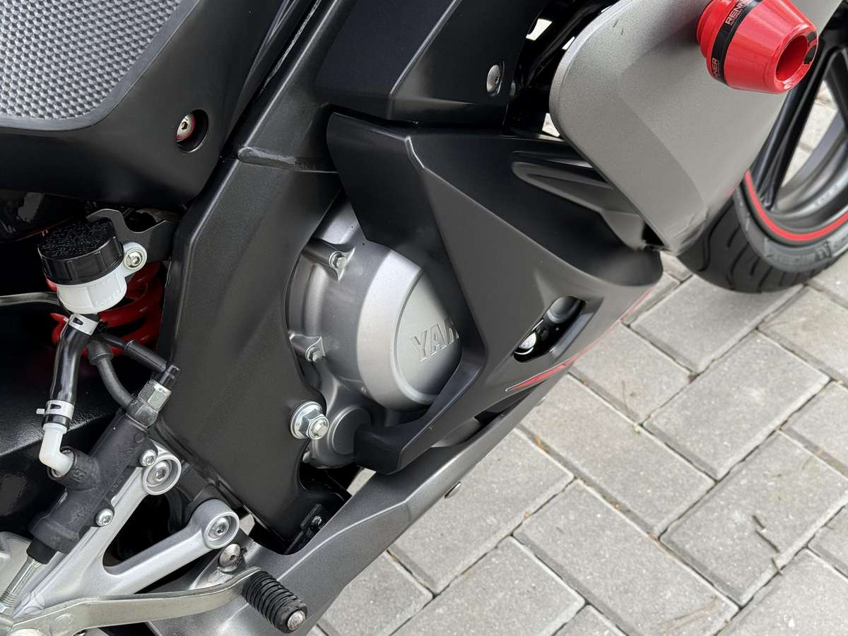Yamaha YZF 125cc, superbikes