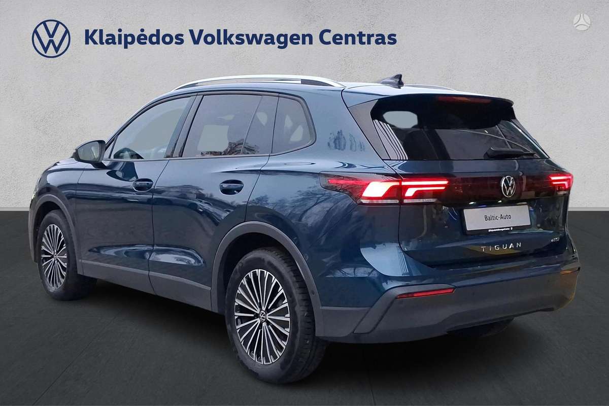 Volkswagen Tiguan - 4