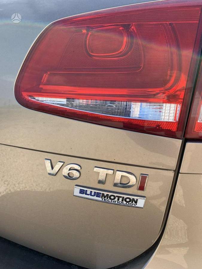 Volkswagen Touareg - 12