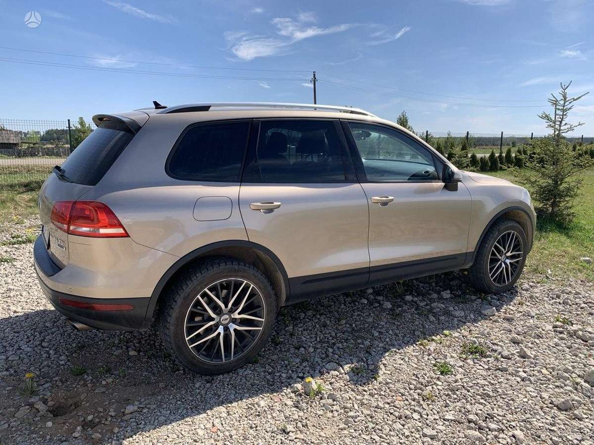 Volkswagen Touareg - 2