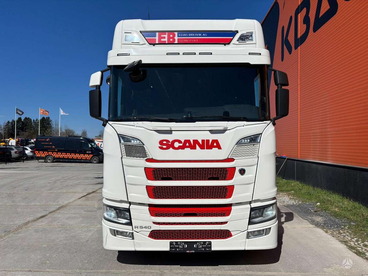 Scania R 540 8x4*4, шасси