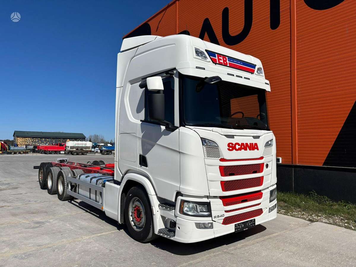 Scania R 540 8x4*4, шасси