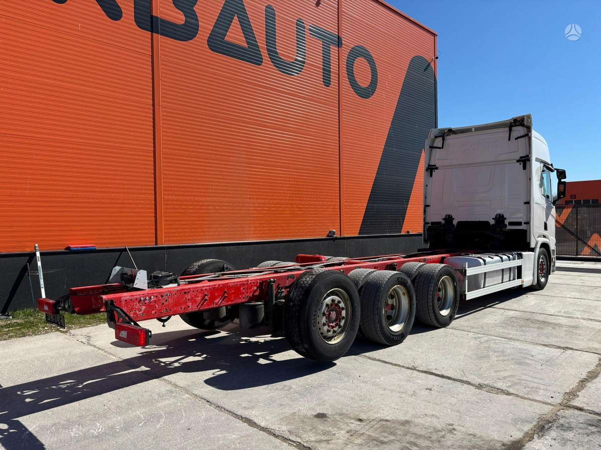 Scania R 540 8x4*4, шасси