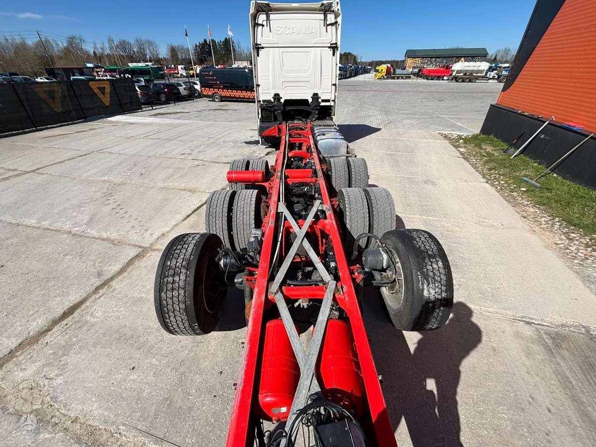 Scania R 540 8x4*4, шасси