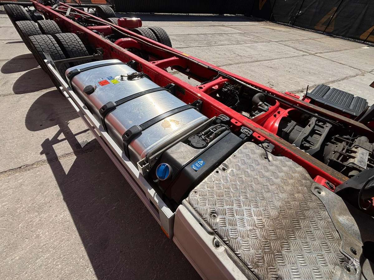 Scania R 540 8x4*4, шасси