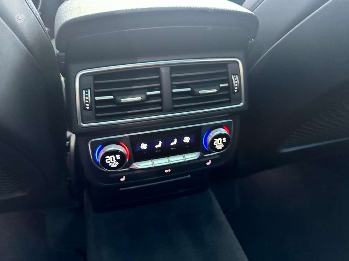 Audi Q7, 3.0 l., off-road / crossover