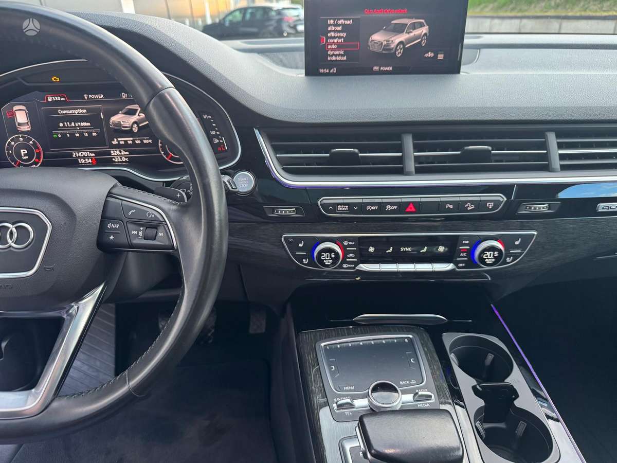 Audi Q7, 3.0 l., off-road / crossover