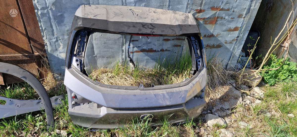 Lexus UX 250h детали кузова