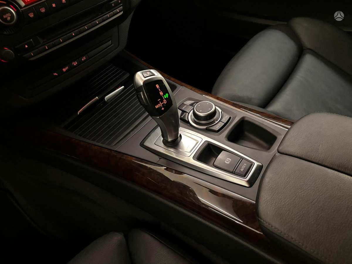 BMW X5, 3.0 l., visureigis / krosoveris