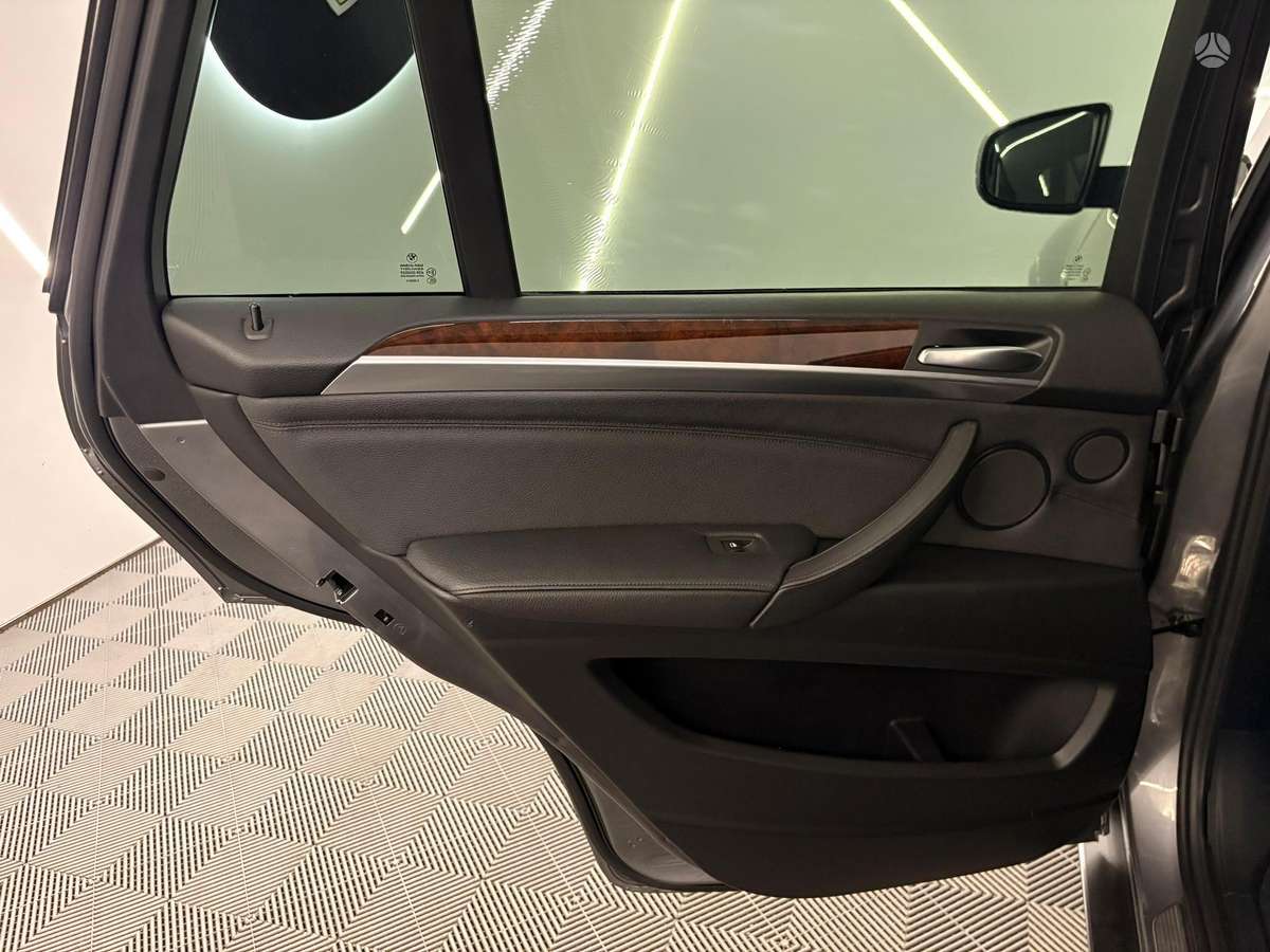BMW X5, 3.0 l., visureigis / krosoveris