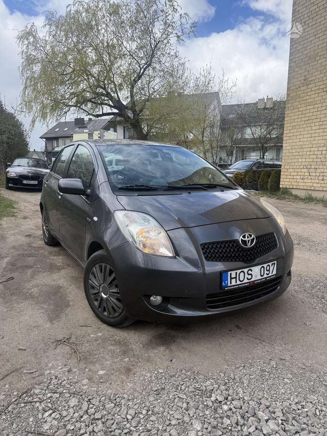 Toyota Yaris - 2
