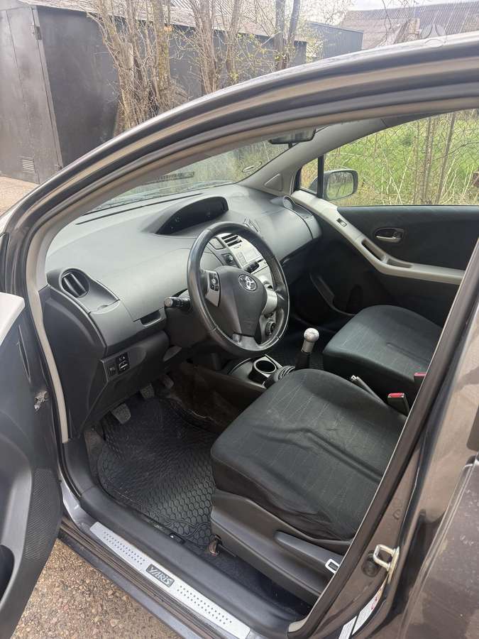 Toyota Yaris - 5