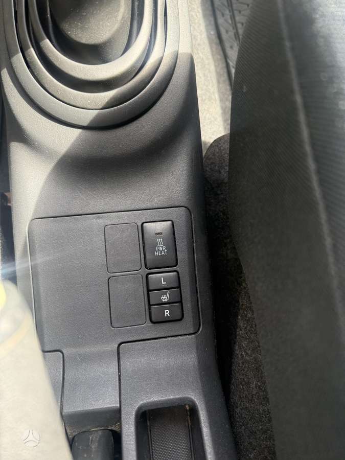 Toyota Yaris - 7