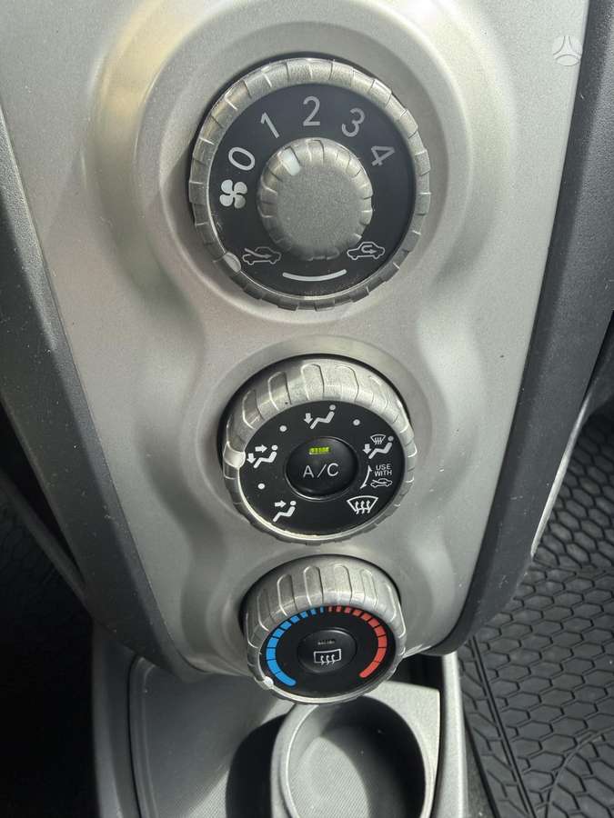 Toyota Yaris - 9