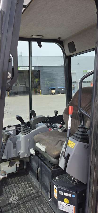 Kubota U27-4, mini ekskavatoriai
