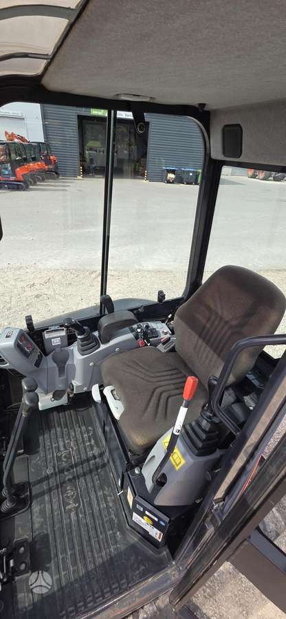 Kubota U27-4, мини-экскаваторы