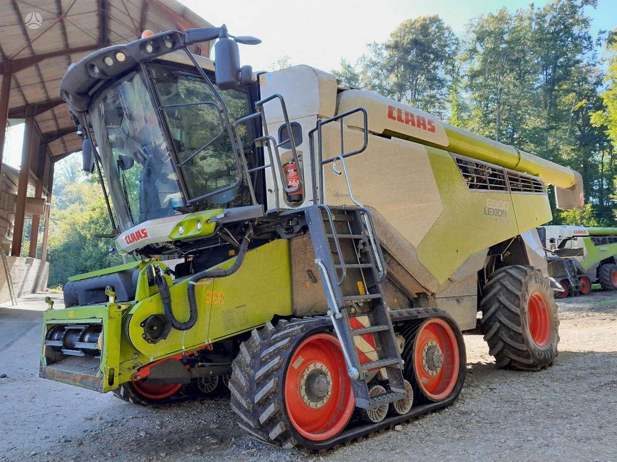 Claas Lexion 8900TT, combine harvesters