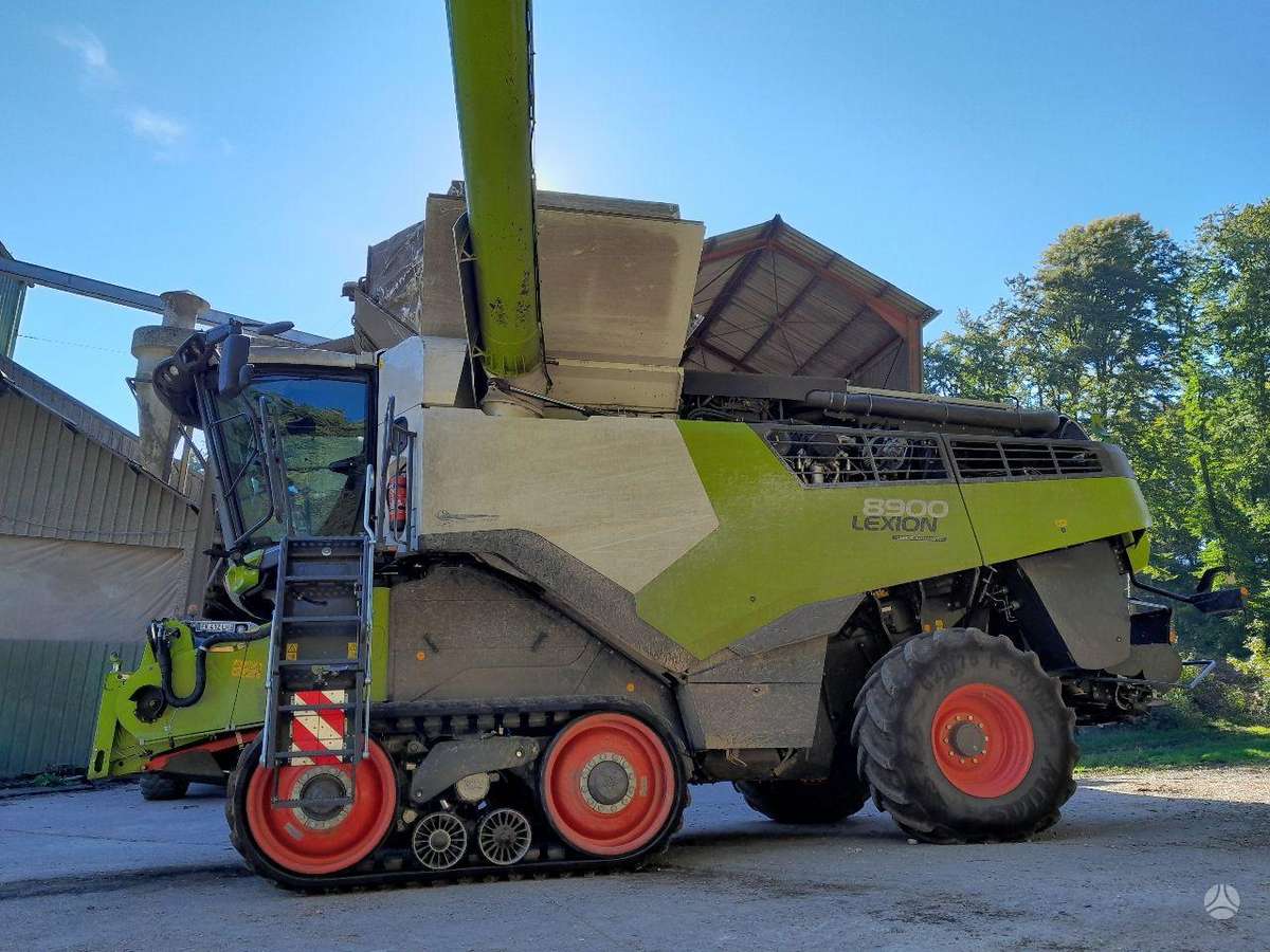Claas Lexion 8900TT, combine harvesters