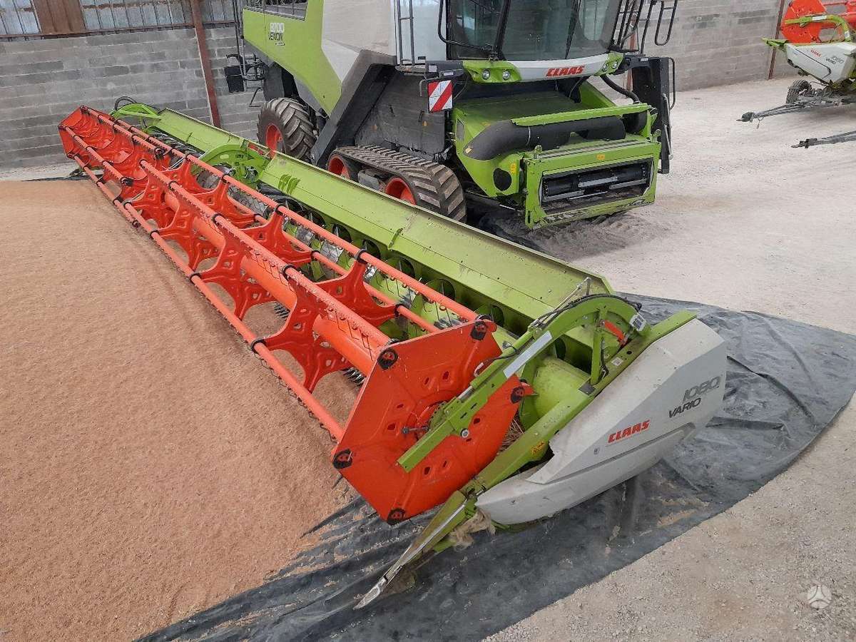 Claas Lexion 8900TT, kombainai