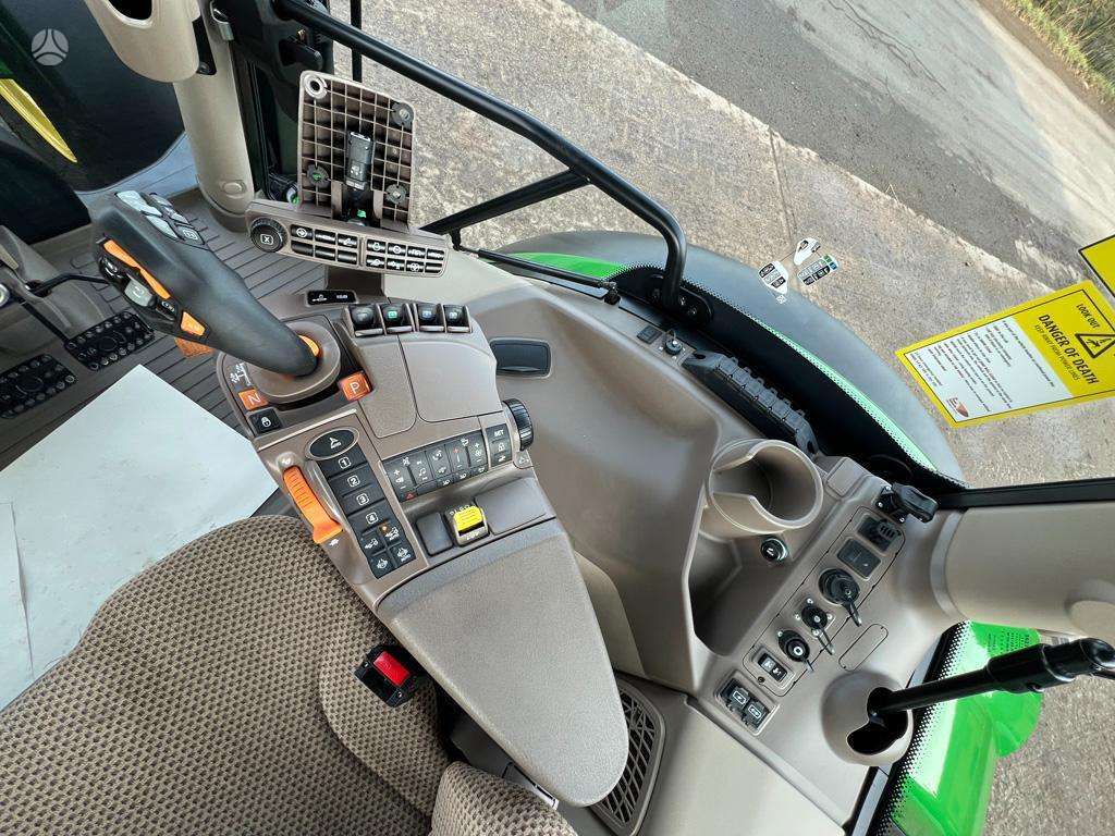 John Deere 6R185, traktori